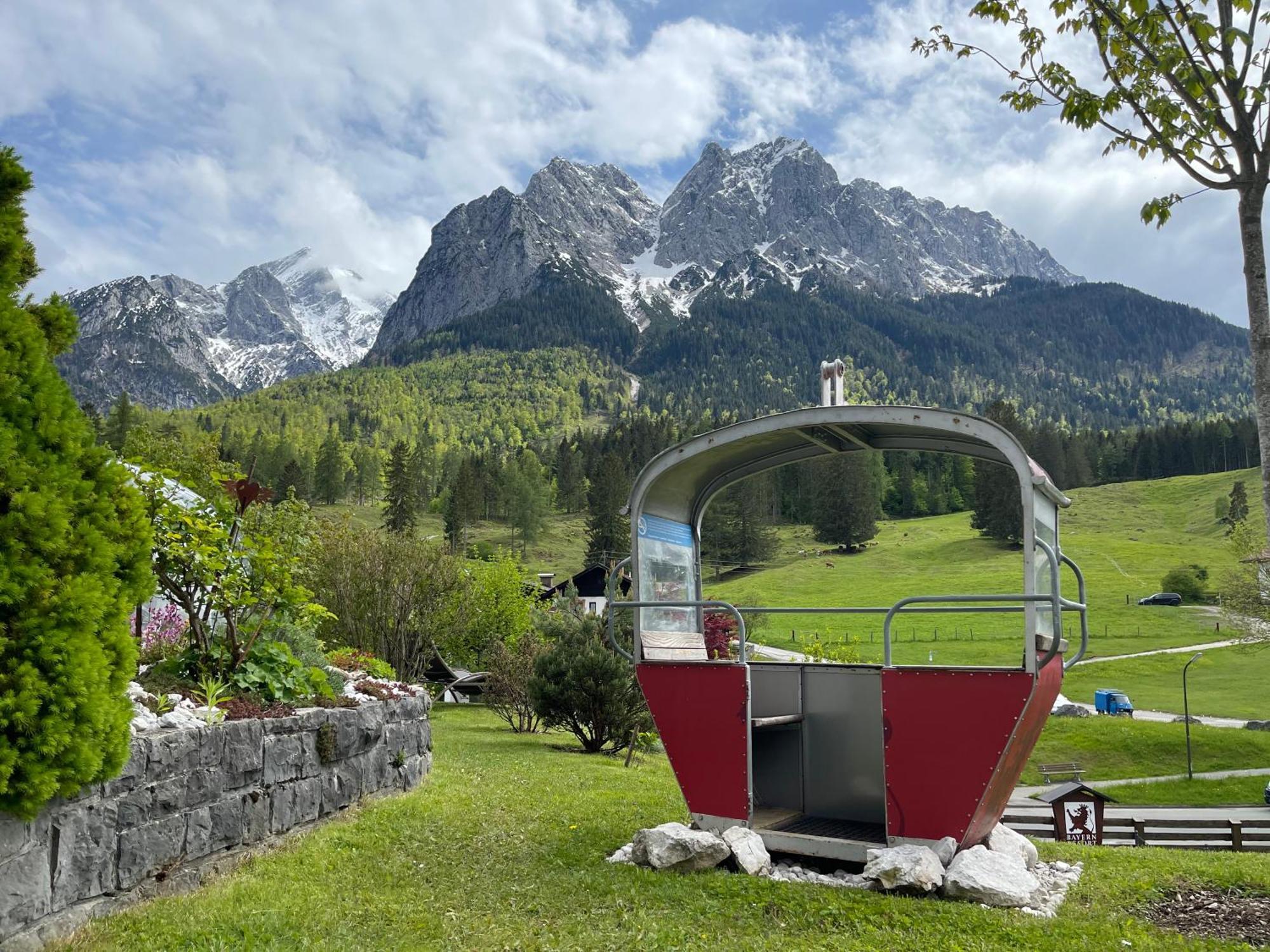 Bayern Resort Hotel - Adults Only - Mit Zugspitzblick - Eibsee-Naehe - Wellnessbereich - Naturpool Im Sommer Grainau Kültér fotó