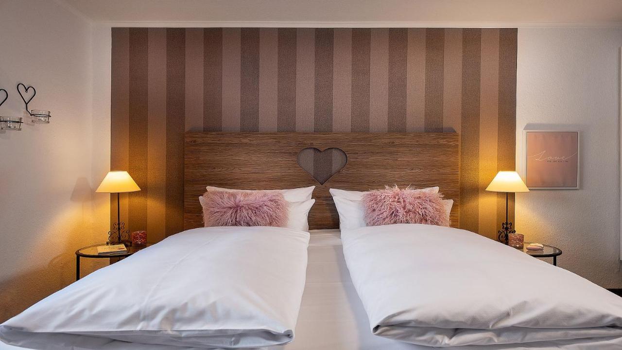 Bayern Resort Hotel - Adults Only - Mit Zugspitzblick - Eibsee-Naehe - Wellnessbereich - Naturpool Im Sommer Grainau Kültér fotó