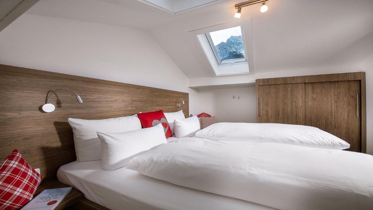 Bayern Resort Hotel - Adults Only - Mit Zugspitzblick - Eibsee-Naehe - Wellnessbereich - Naturpool Im Sommer Grainau Kültér fotó